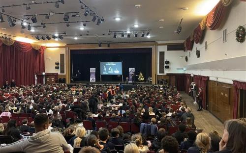 Pupil's at the Walk Online Roadshow
